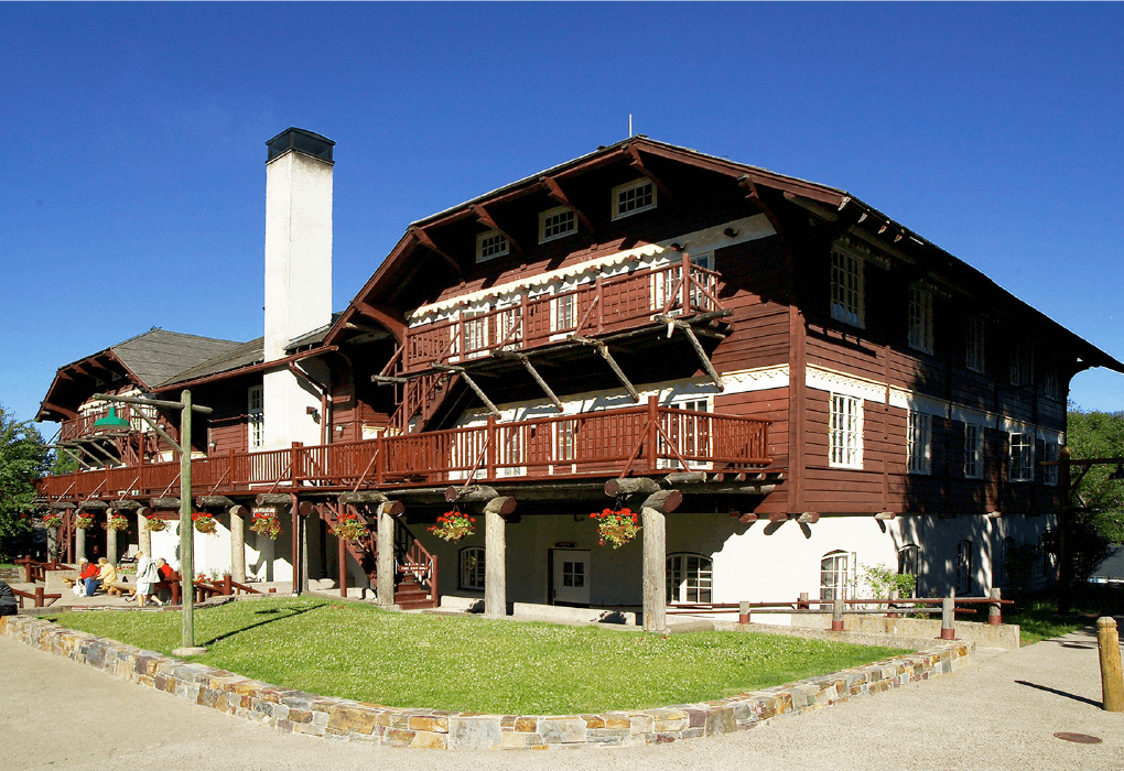 レイク・マクドナルド・ロッジ／Lake McDonald Lodge
